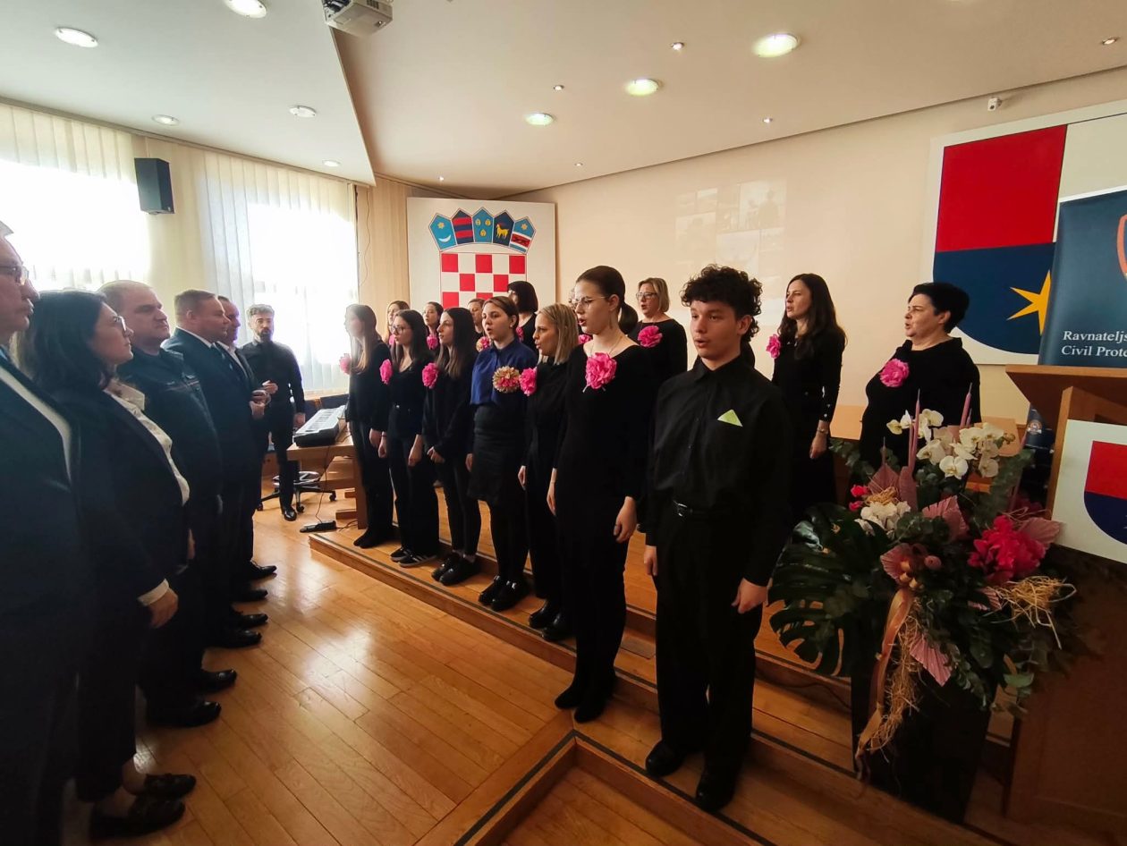 GOSPODARSKA ŠKOLA ČAKOVEC – zbor (3)