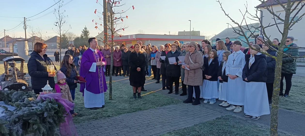 Gardinovec paljenje prve svijeće (10)