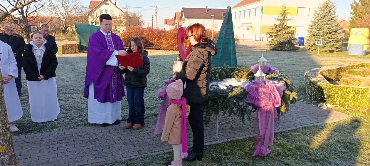 Gardinovec paljenje prve svijeće (6)