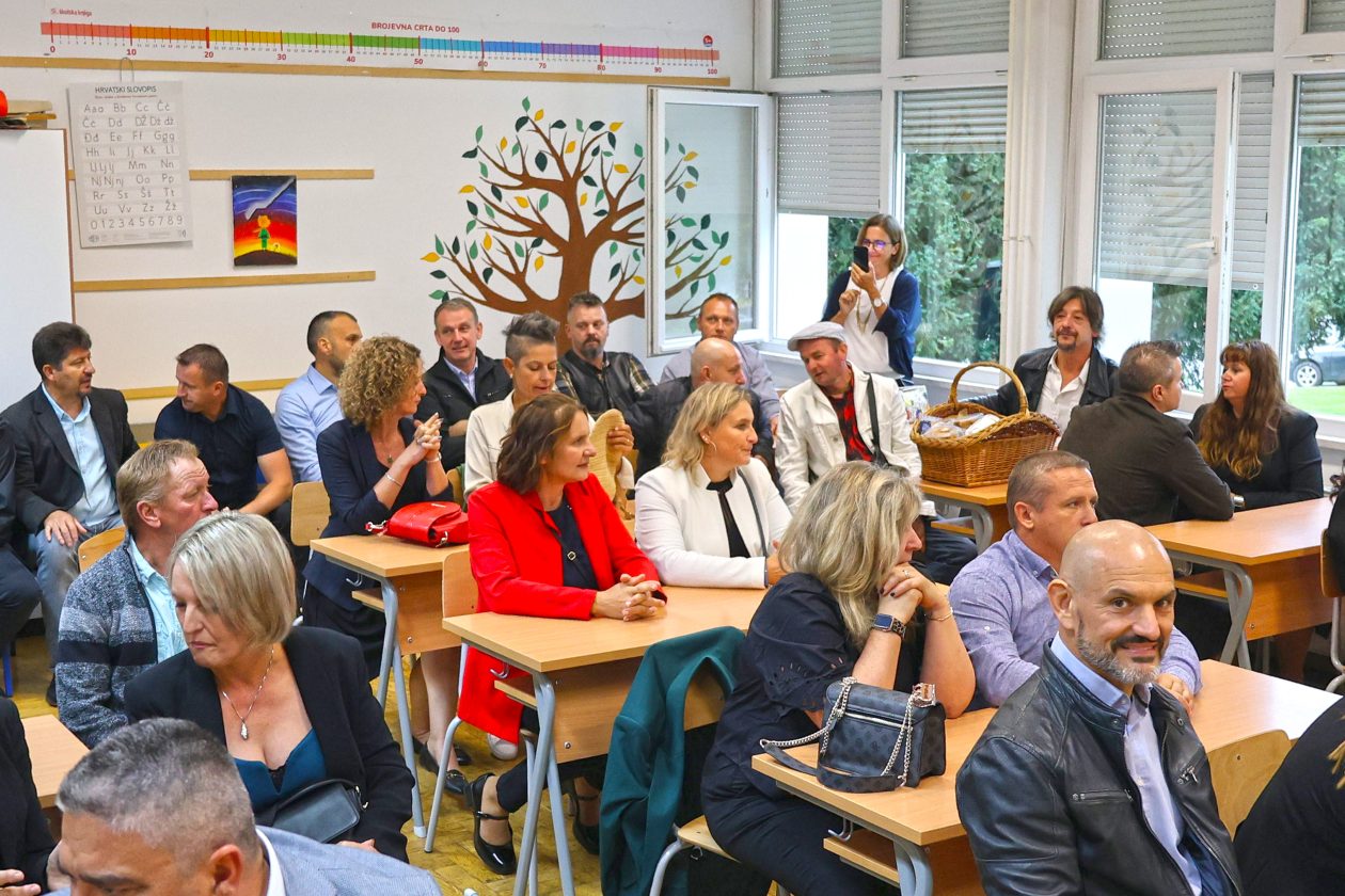 Generacija učenika 19891990 iz Selnice (7)