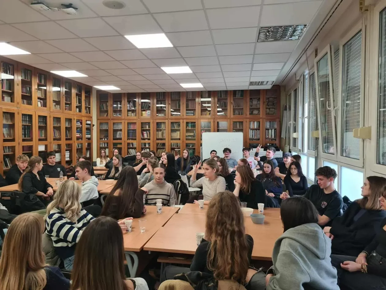 Gimnazija Josipa Slavenskog