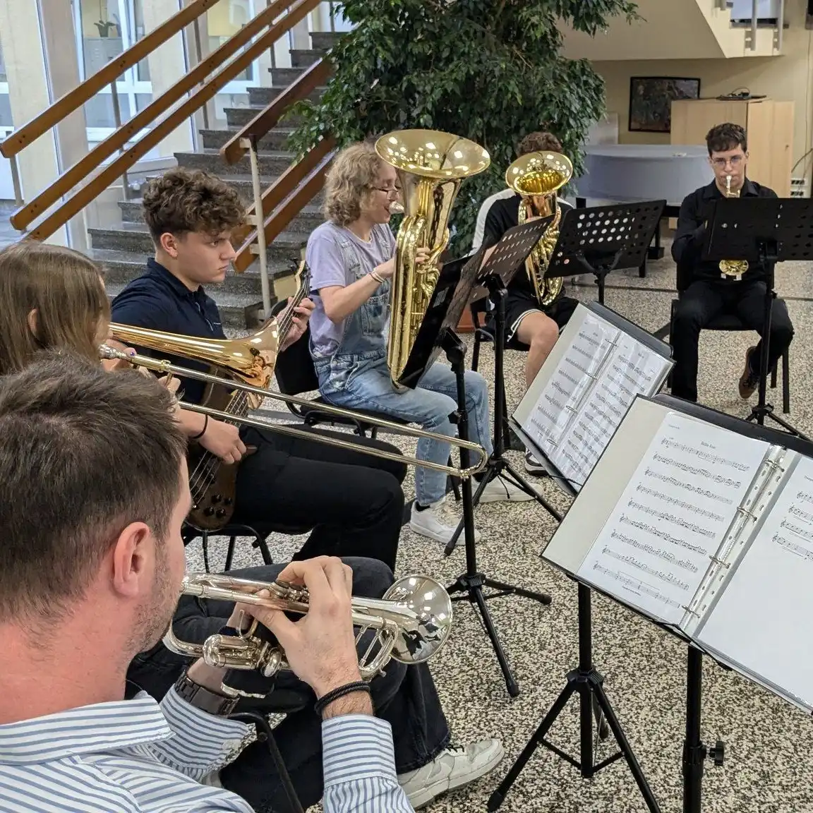 Gimnazija Josipa Slavenskog Čakovec – nova godina 2024 (5) Gimnazija Josipa Slavenskog Čakovec – nova godina 2024 (5)