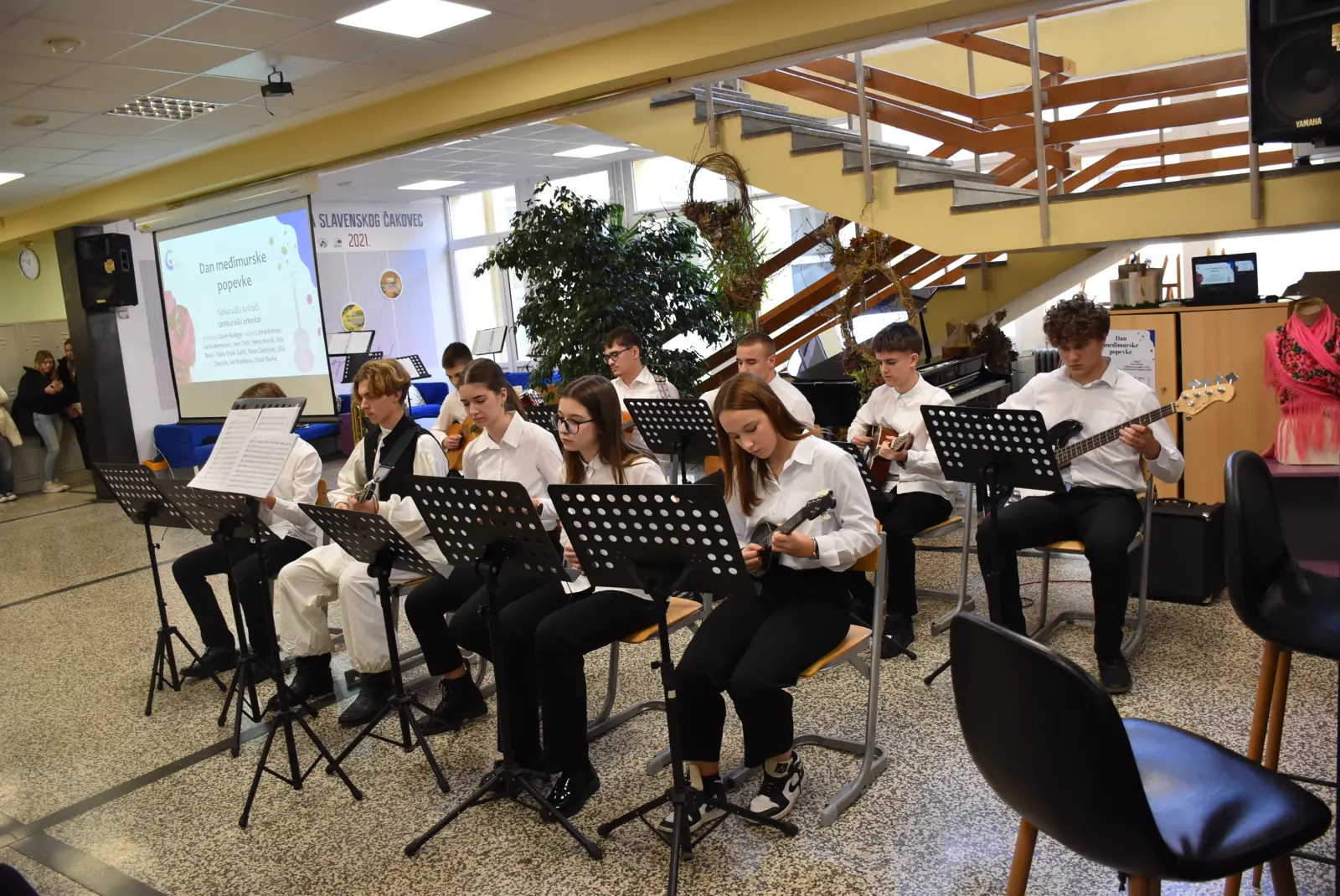 Gimnazija, Međimurska popevka (11)