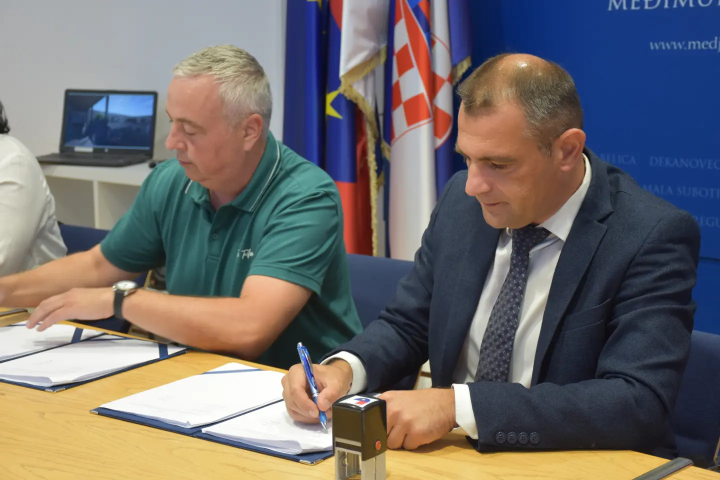 Gimnazija, ugovor, potpisivanje, Međimurska županija (13) Gimnazija, ugovor, potpisivanje, Međimurska županija (13)