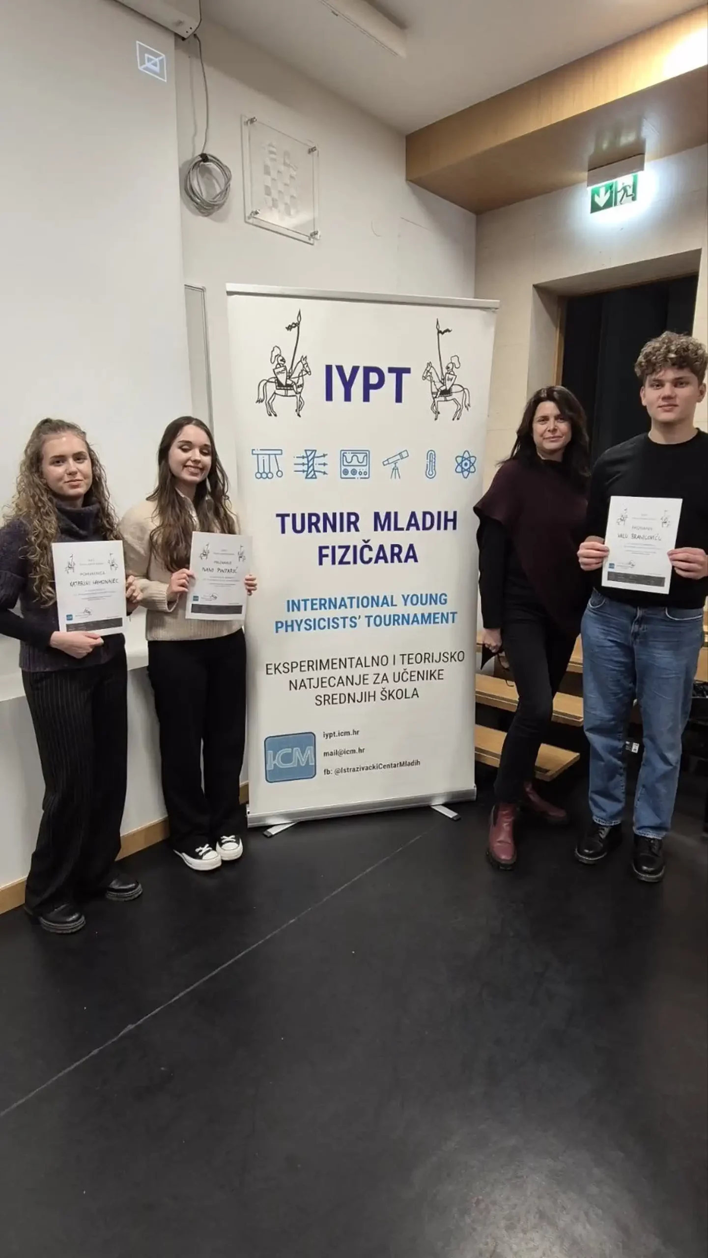 Gimnazijalci fizičari 2025 (1) Gimnazijalci fizičari 2025 (1)