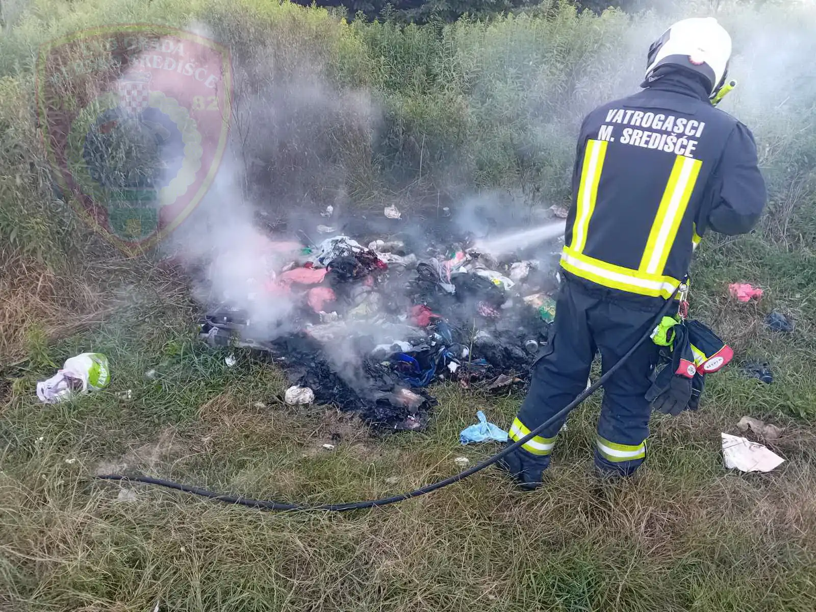 Gorjelo smeće u Štrukovcu (1)