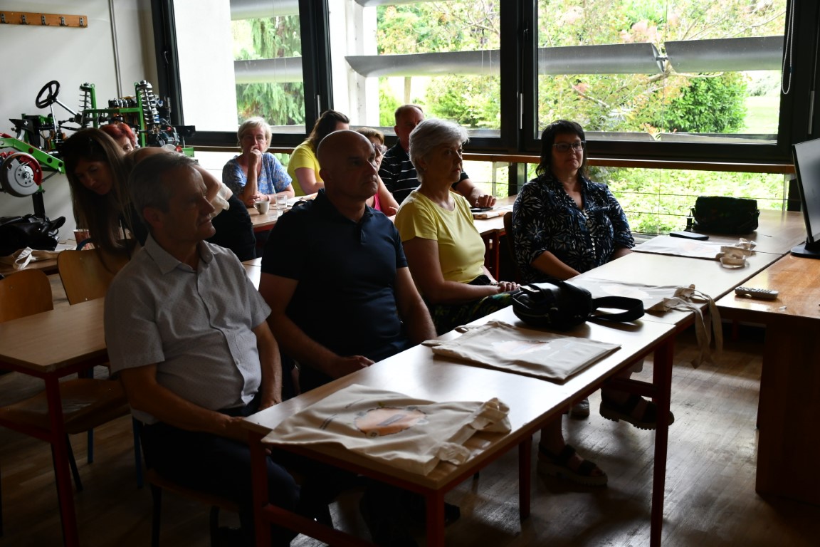 Gospodarska skola (57) (Medium)