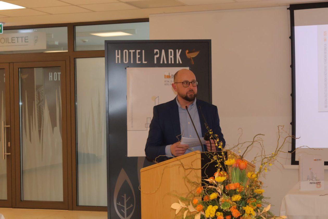 Grad Čakovec 65 godina Društva građevinskih inženjera i tehničara Međimurja (13) Grad Čakovec 65 godina Društva građevinskih inženjera i tehničara Međimurja (13)