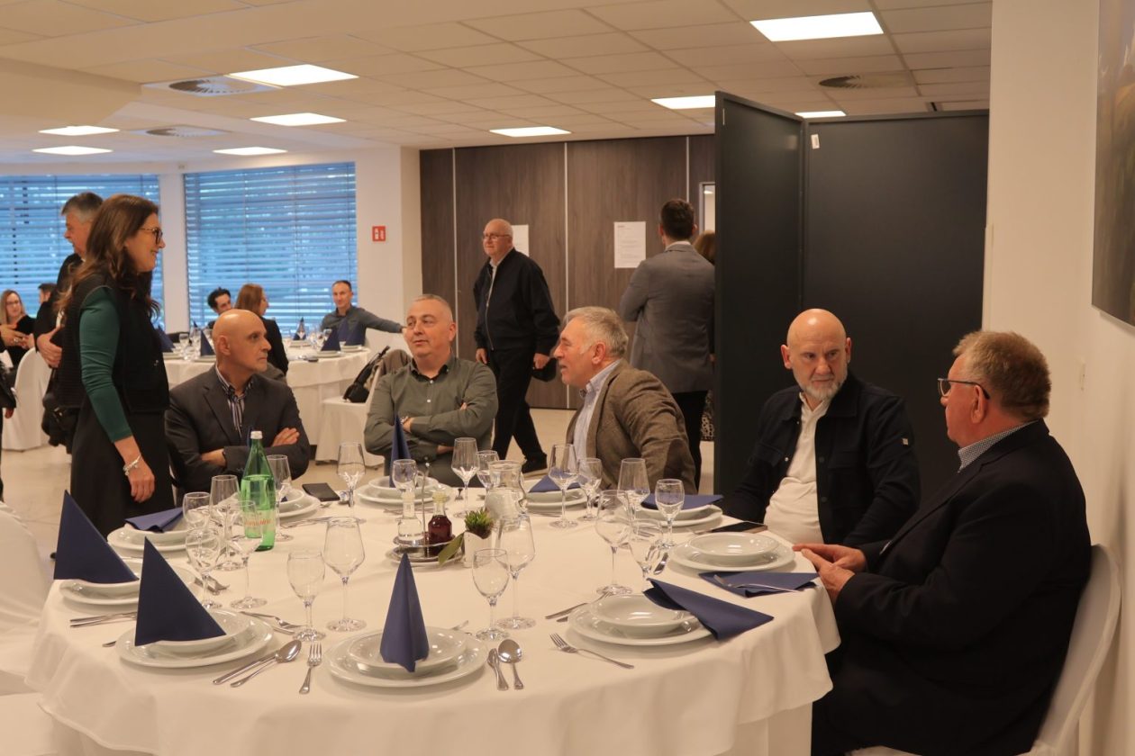 Grad Čakovec 65 godina Društva građevinskih inženjera i tehničara Međimurja (4) Grad Čakovec 65 godina Društva građevinskih inženjera i tehničara Međimurja (4)