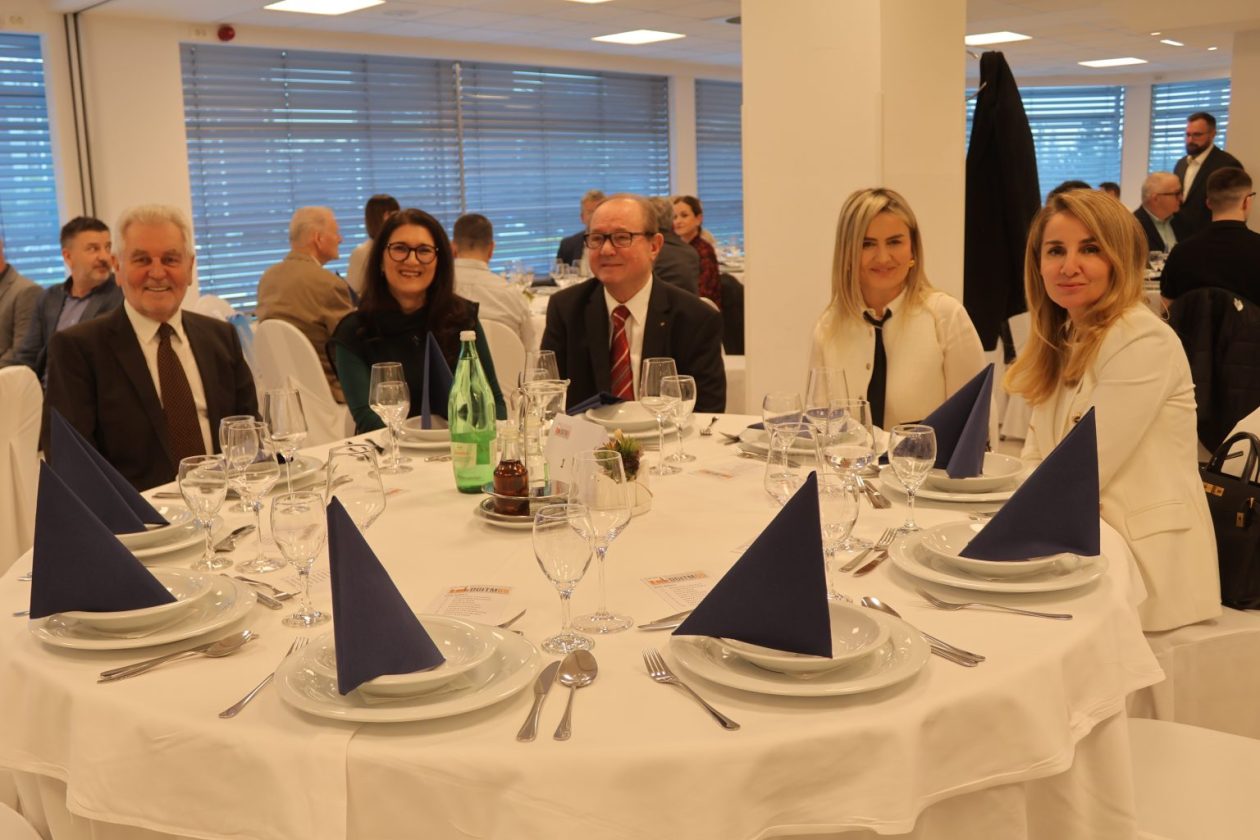 Grad Čakovec 65 godina Društva građevinskih inženjera i tehničara Međimurja (8) Grad Čakovec 65 godina Društva građevinskih inženjera i tehničara Međimurja (8)