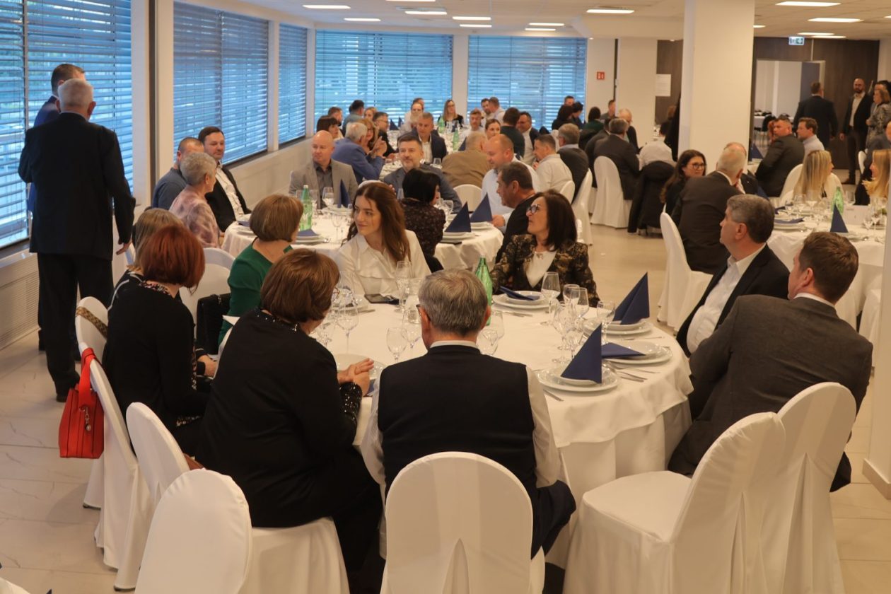 Grad Čakovec 65 godina Društva građevinskih inženjera i tehničara Međimurja (9) Grad Čakovec 65 godina Društva građevinskih inženjera i tehničara Međimurja (9)