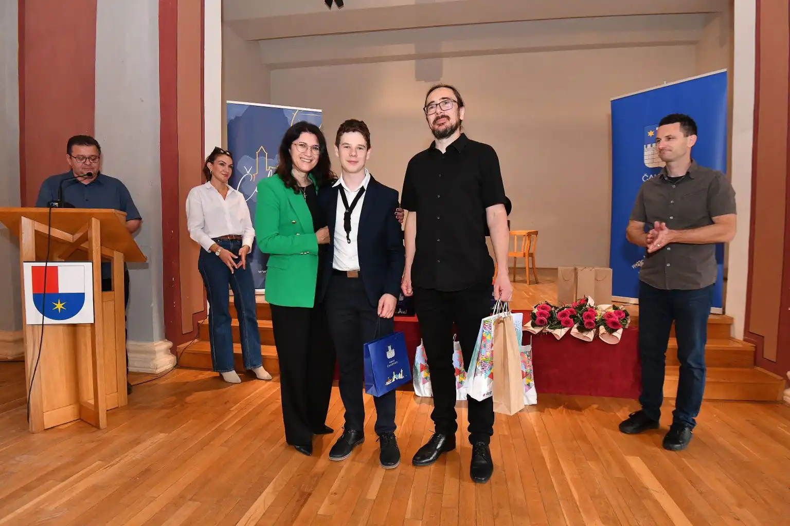 Grad Čakovec – učenici i mentori nagrade (16) Grad Čakovec – učenici i mentori nagrade (16)