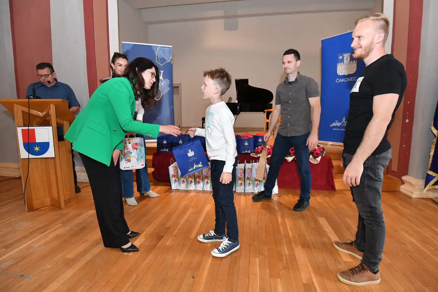 Grad Čakovec – učenici i mentori nagrade (18) Grad Čakovec – učenici i mentori nagrade (18)