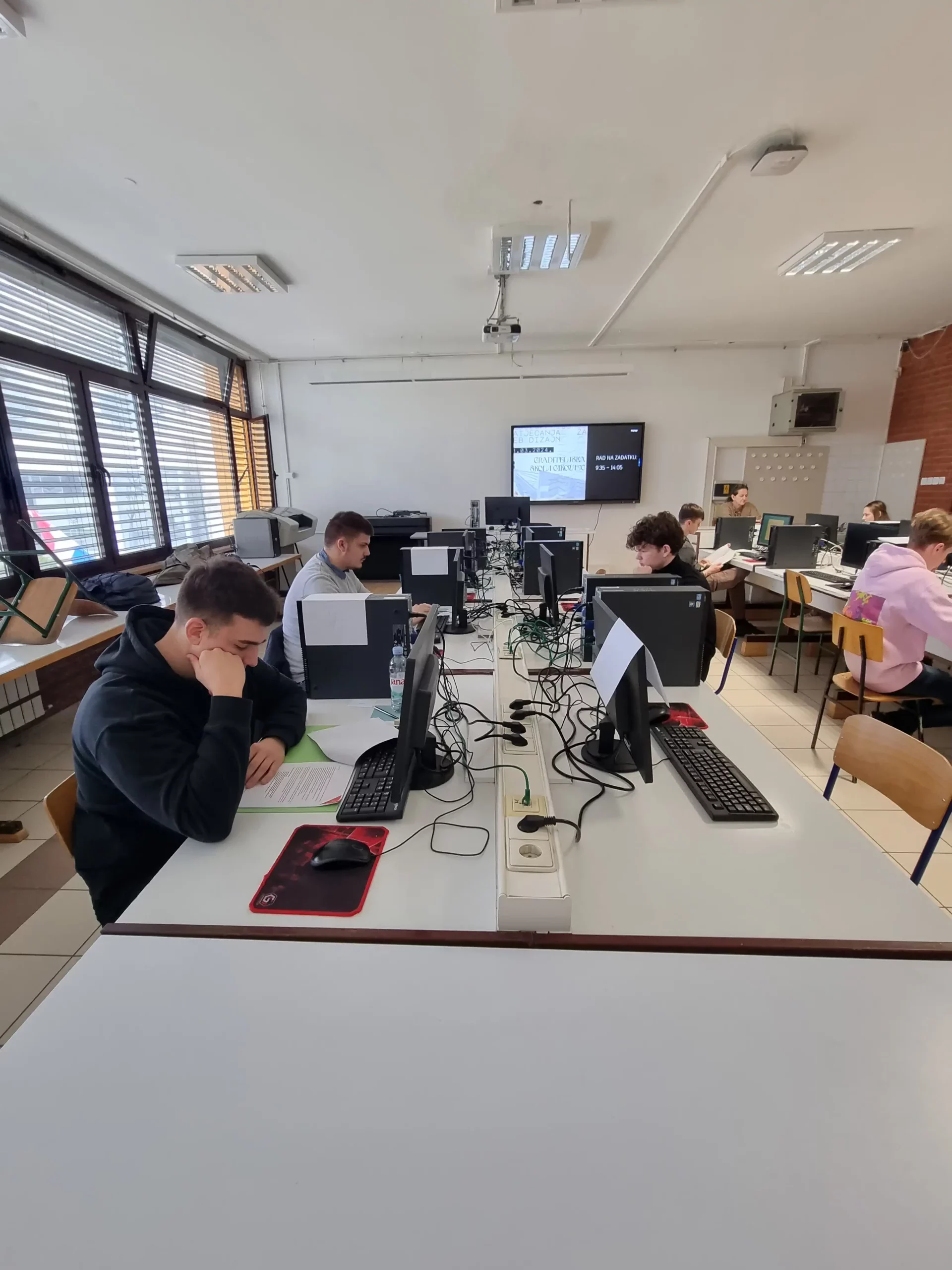 Graditeljska škola Čakovec prva na međužupanijskom natjecanju iz web dizajna! (2) Graditeljska škola Čakovec prva na međužupanijskom natjecanju iz web dizajna! (2)