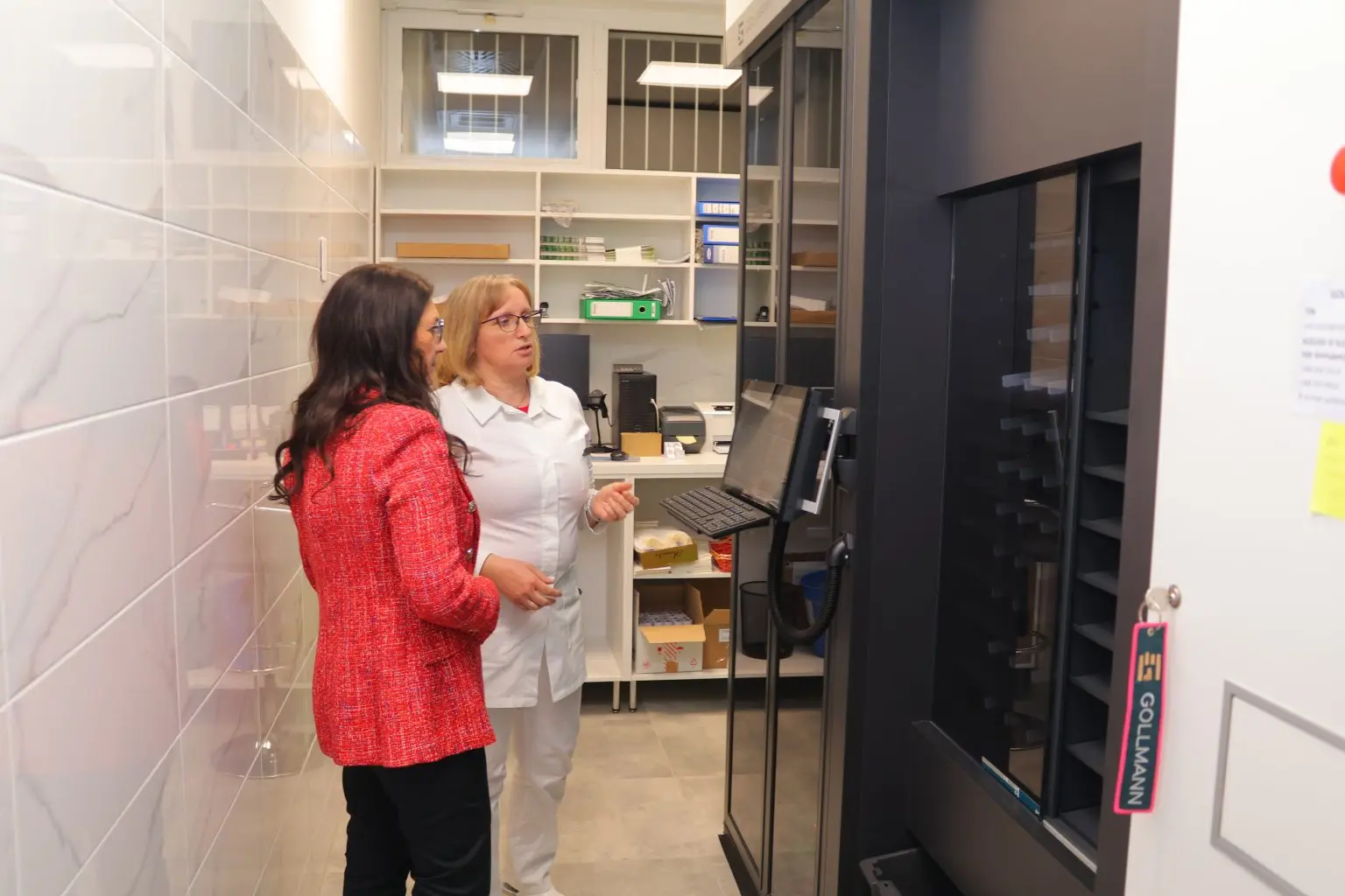 Gradonačelnica Ljerka Cividini i župan Matija Posavec obišli žurne službe tijekom novogodišnje noći (21) Gradonačelnica Ljerka Cividini i župan Matija Posavec obišli žurne službe tijekom novogodišnje noći (21)