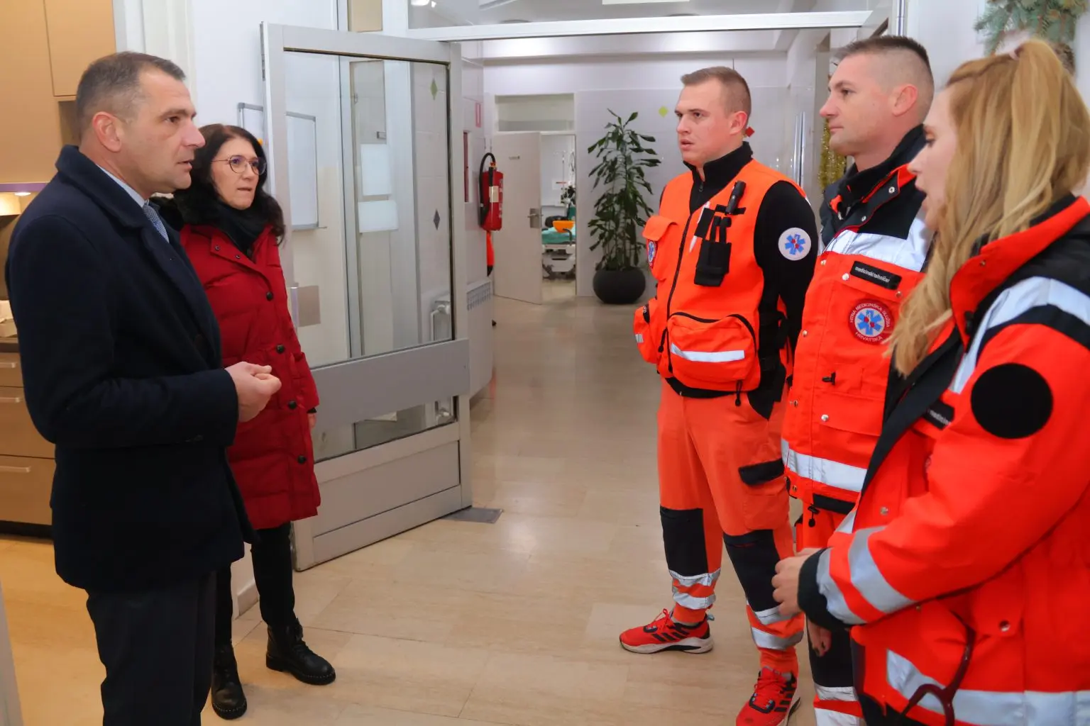 Gradonačelnica Ljerka Cividini i župan Matija Posavec obišli žurne službe tijekom novogodišnje noći (25) Gradonačelnica Ljerka Cividini i župan Matija Posavec obišli žurne službe tijekom novogodišnje noći (25)