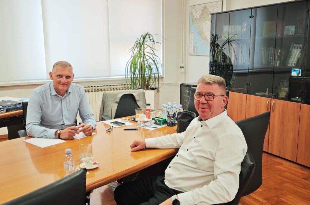 Gradonačelnik Dražen Srpak na sastanku s predsjednikom Uprave Hrvatskih cesta (2)