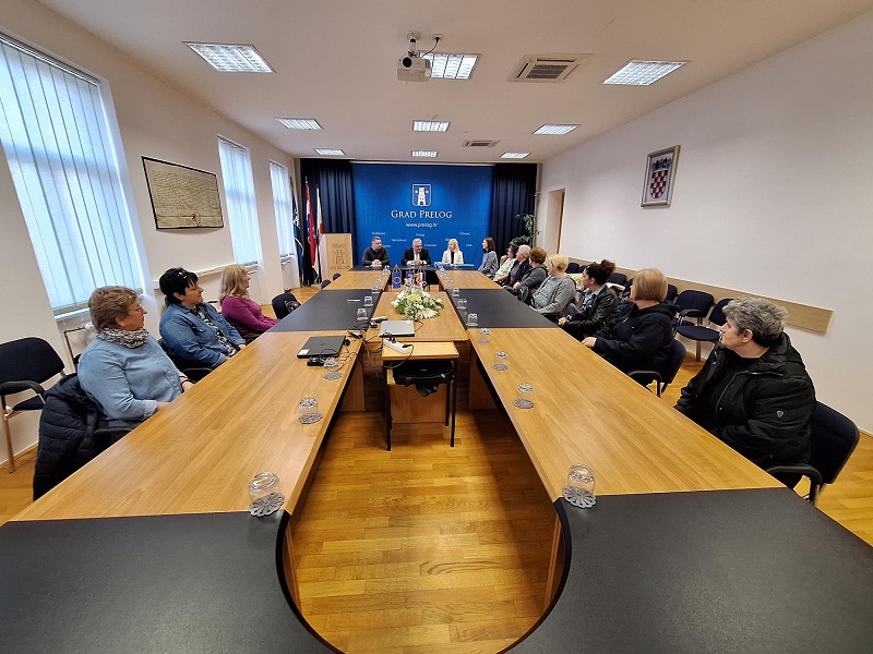 Gradonačelnik Kolarek potpisao ugovore o zapošljavanju unutar projekta ‘Pomozi, Zaposli, Usreći’ (3)