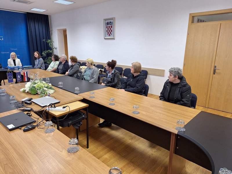 Gradonačelnik Kolarek potpisao ugovore o zapošljavanju unutar projekta ‘Pomozi, Zaposli, Usreći’ (7)