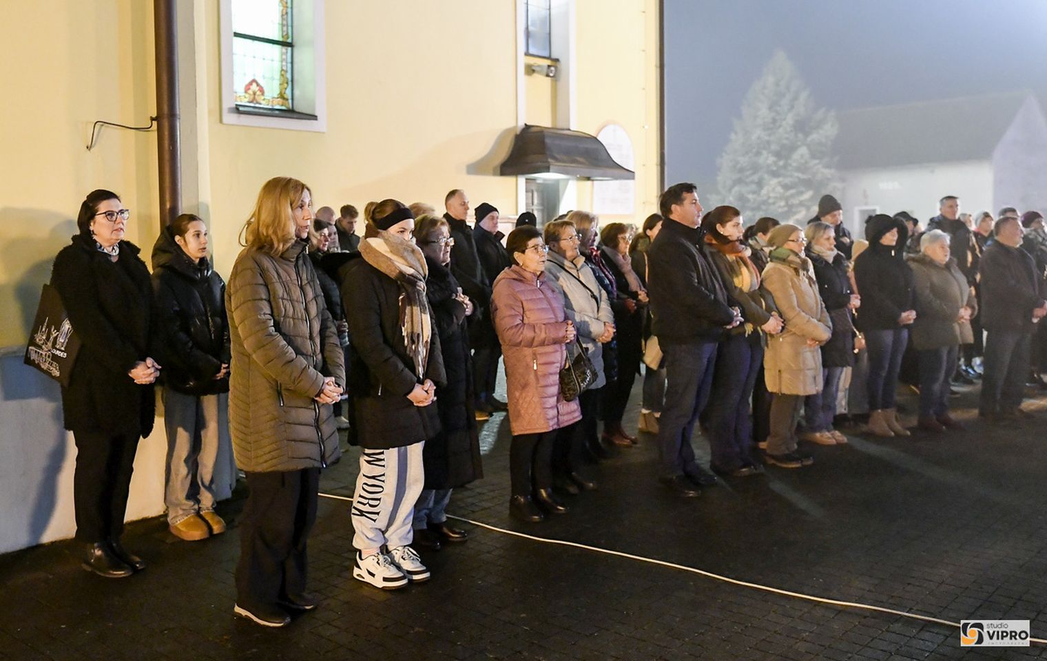 Gradonačelnik Kolarek zapalio četvrtu adventsku svijeću u Prelogu (27)