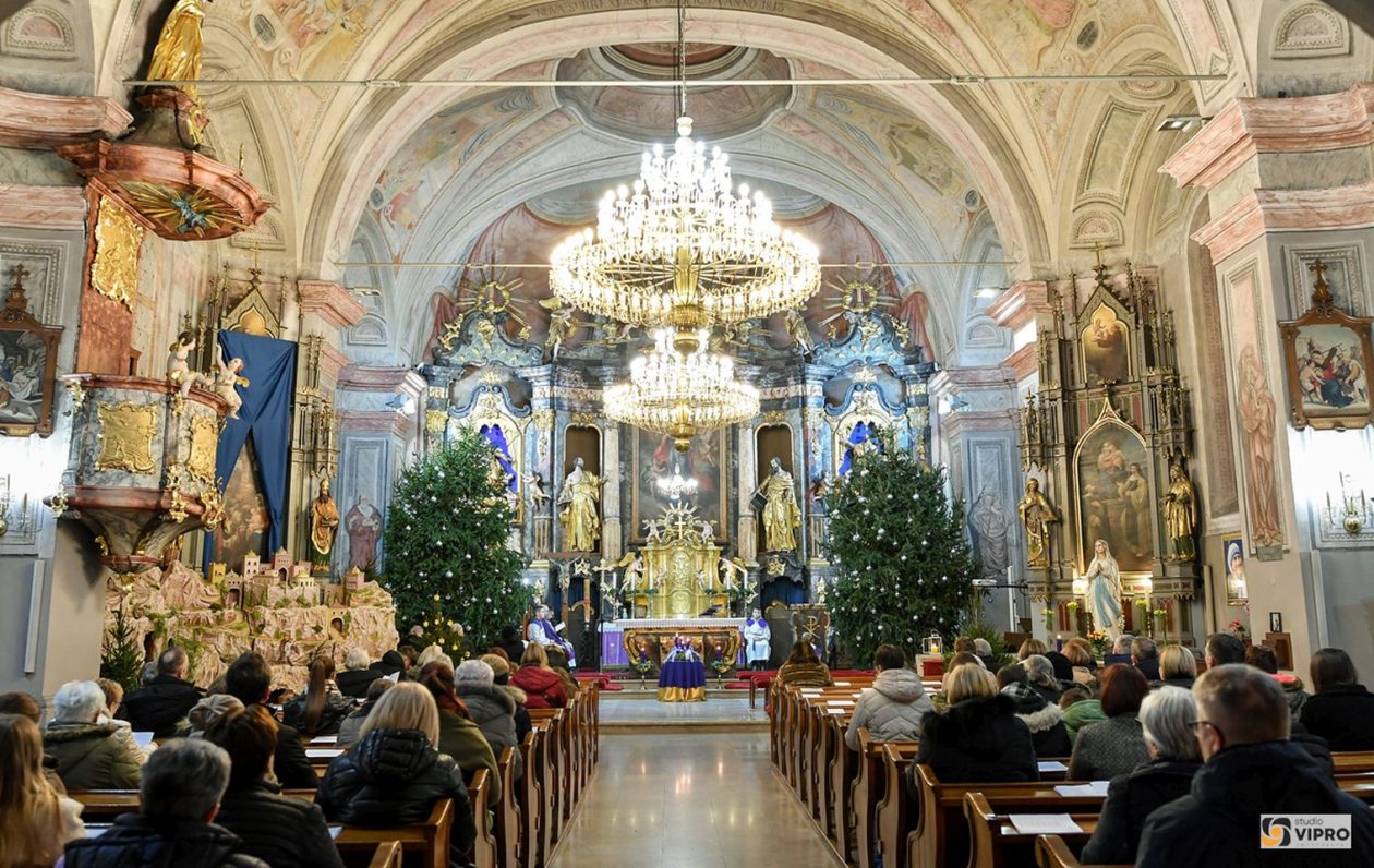 Gradonačelnik Kolarek zapalio četvrtu adventsku svijeću u Prelogu (43)