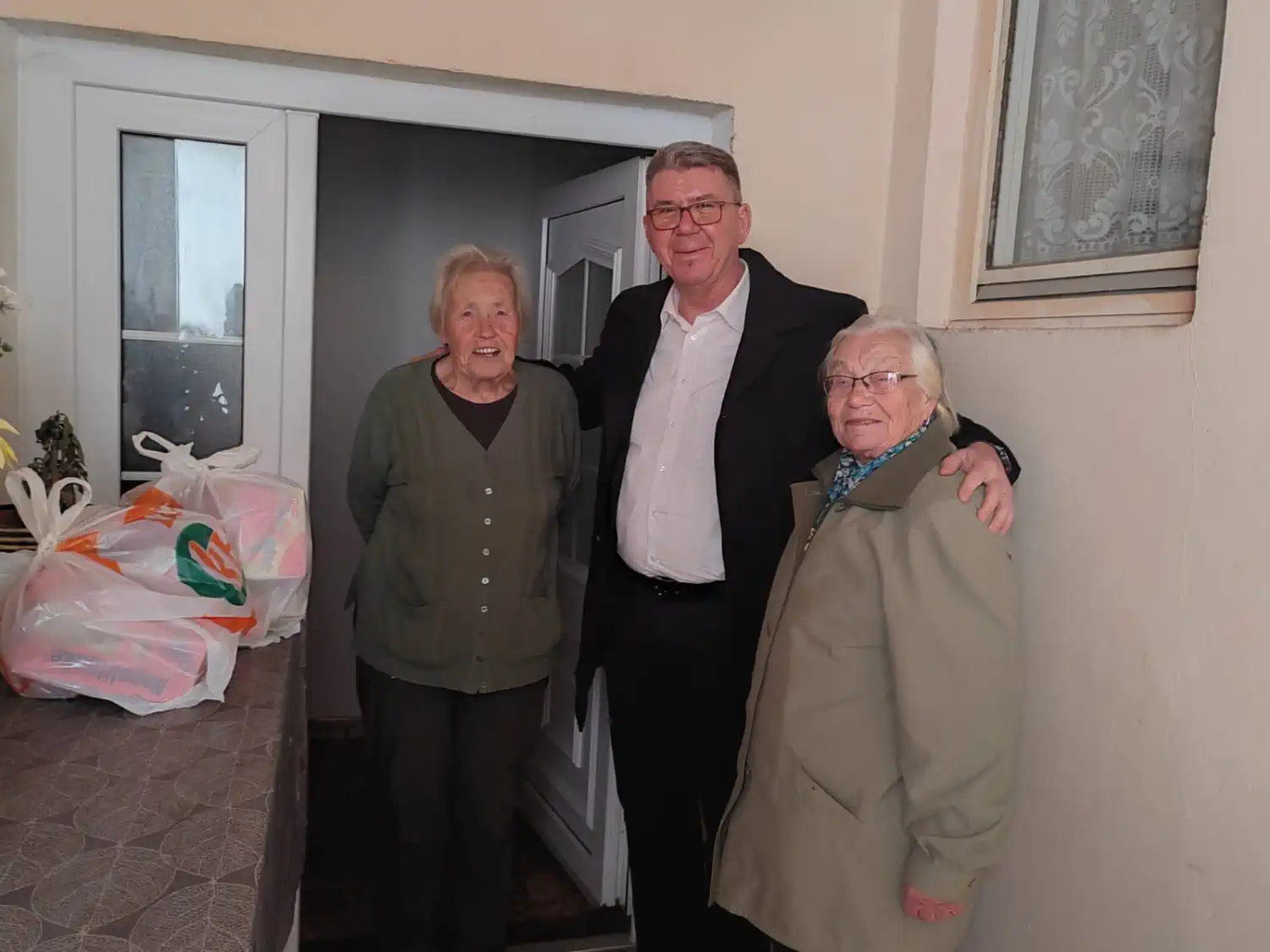 Gradonačelnik Srpak u posjeti domovima za starije i nemoćne (10) Gradonačelnik Srpak u posjeti domovima za starije i nemoćne (10)