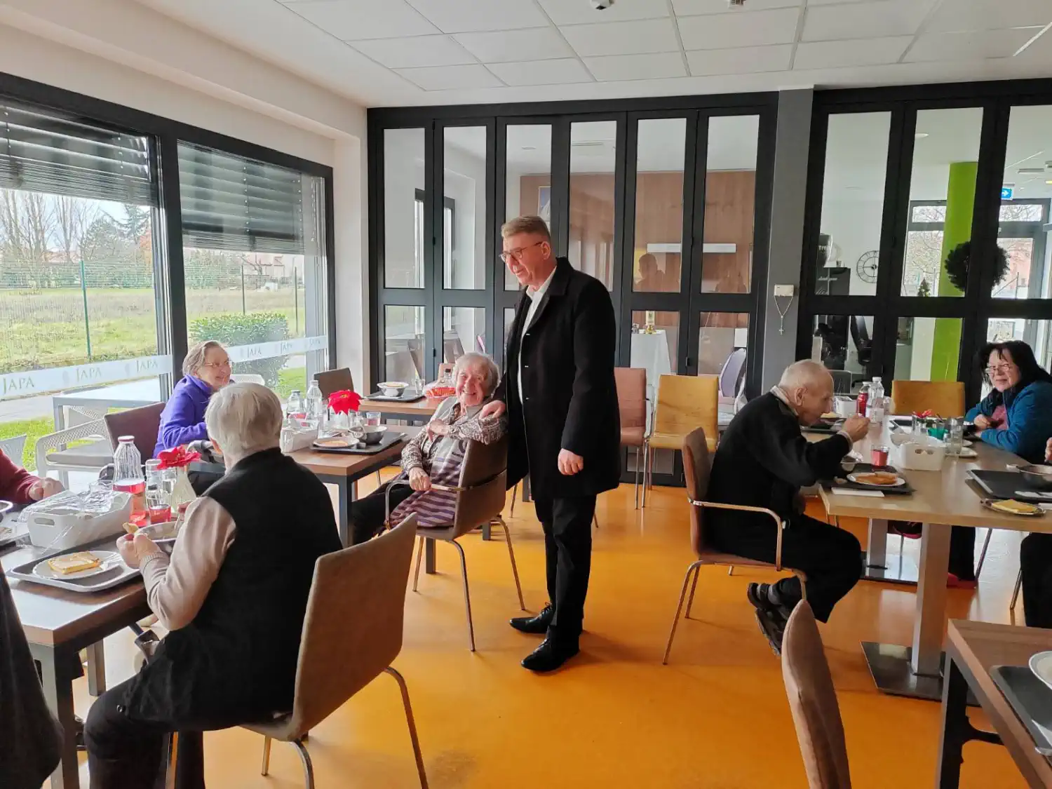 Gradonačelnik Srpak u posjeti domovima za starije i nemoćne (2) Gradonačelnik Srpak u posjeti domovima za starije i nemoćne (2)