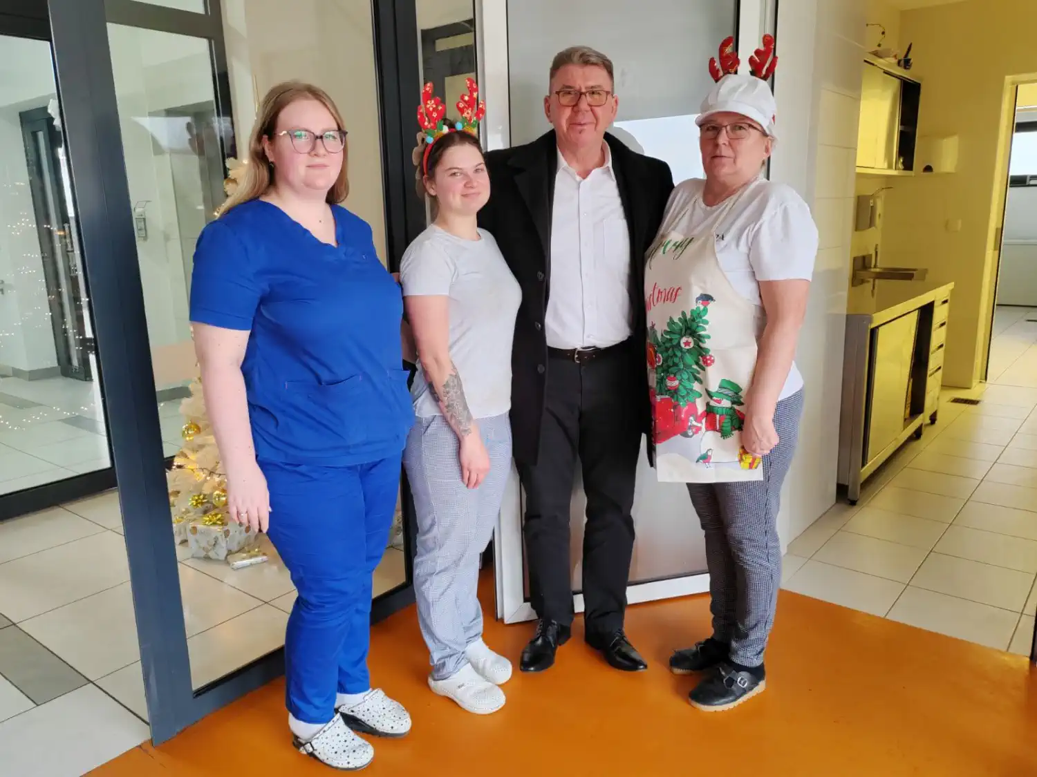 Gradonačelnik Srpak u posjeti domovima za starije i nemoćne (3) Gradonačelnik Srpak u posjeti domovima za starije i nemoćne (3)