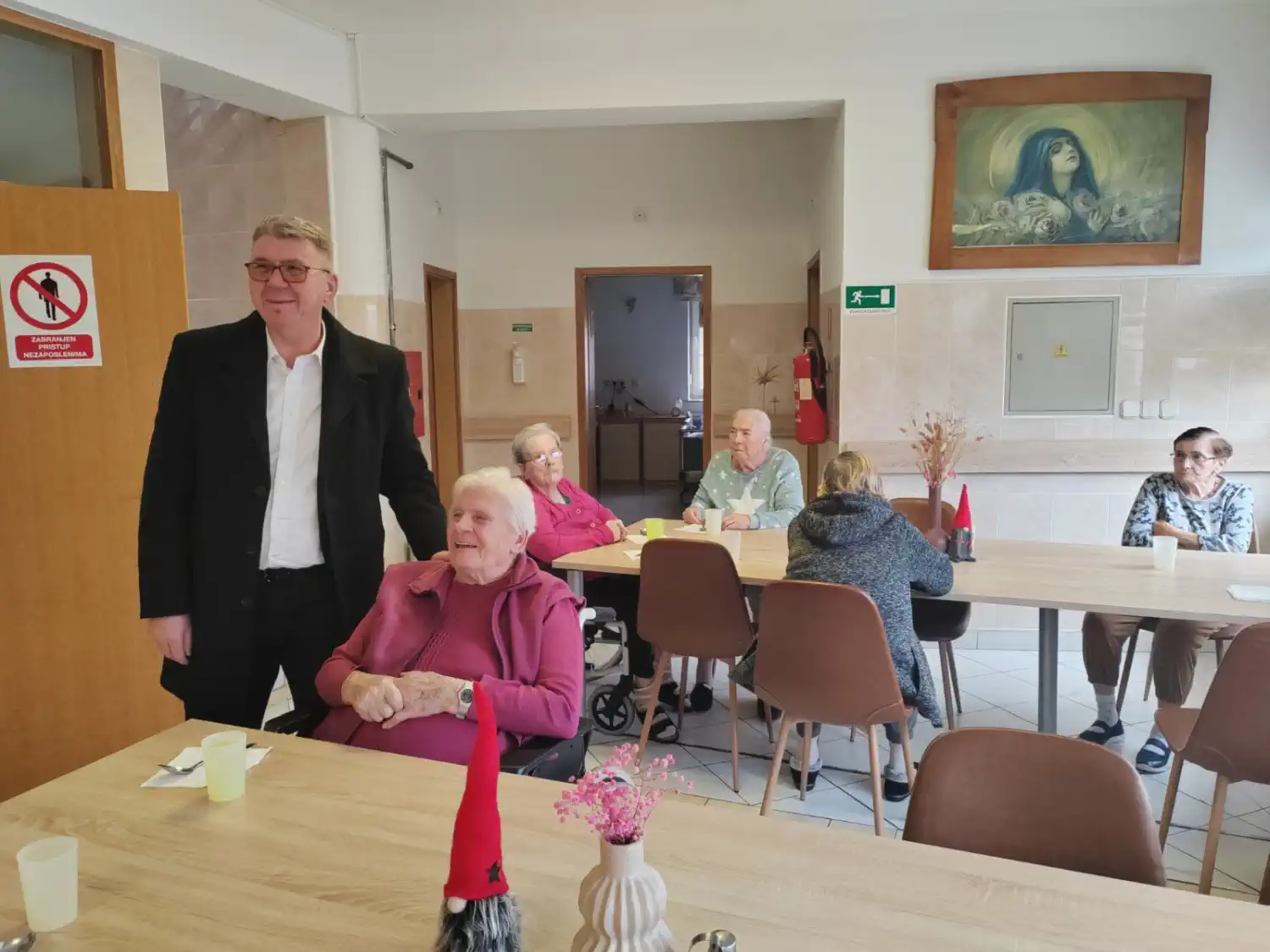 Gradonačelnik Srpak u posjeti domovima za starije i nemoćne (6) Gradonačelnik Srpak u posjeti domovima za starije i nemoćne (6)