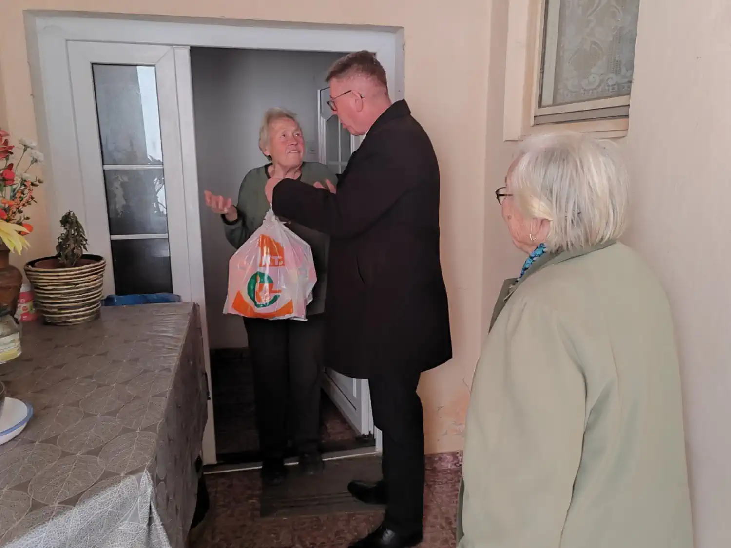 Gradonačelnik Srpak u posjeti domovima za starije i nemoćne (7) Gradonačelnik Srpak u posjeti domovima za starije i nemoćne (7)