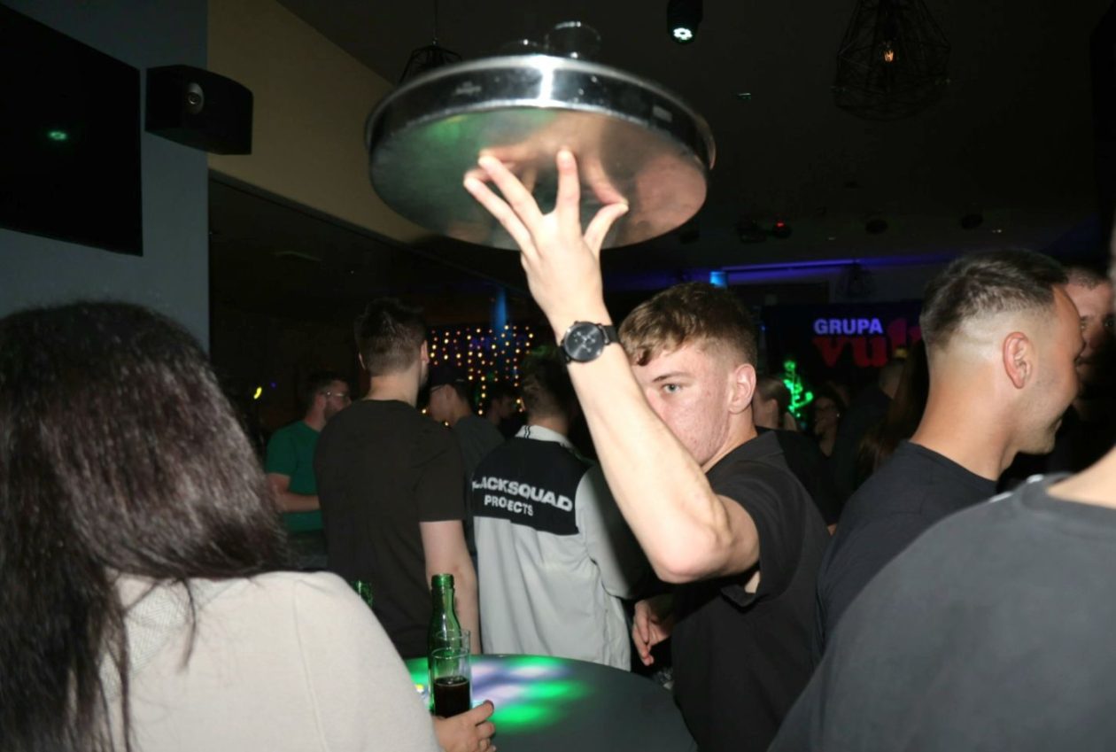 Gradska kavana Vulkan bend (13)