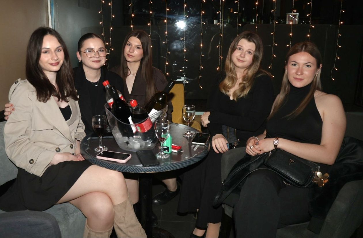 Gradska kavana Vulkan bend (23)