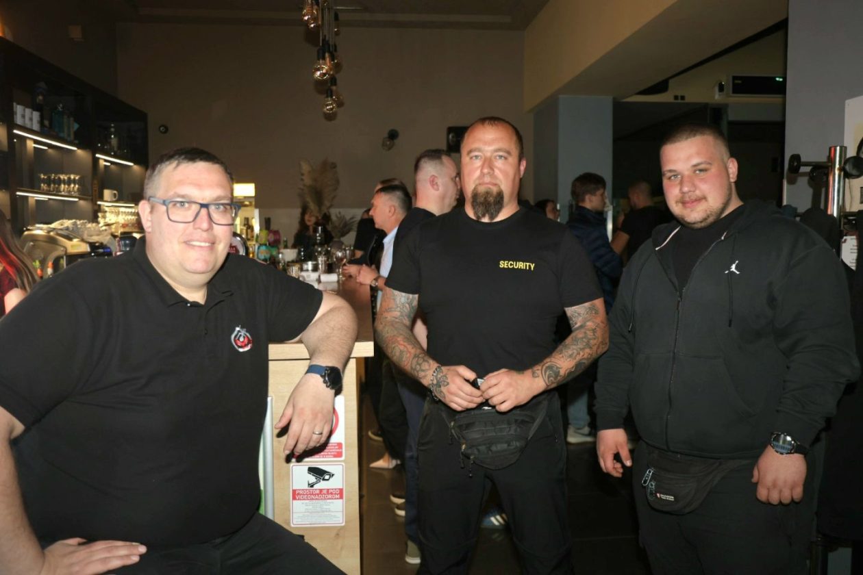 Gradska kavana Vulkan bend (26)