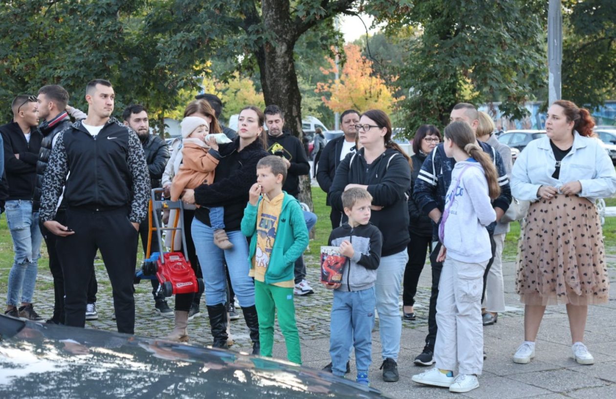 HALIDU U ČAST Tišina trga razbijena Halidovim glasom – Čakovec se oprostio na svoj način (13)