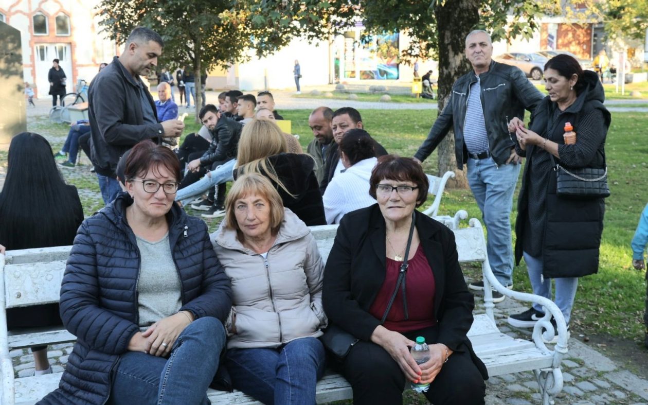 HALIDU U ČAST Tišina trga razbijena Halidovim glasom – Čakovec se oprostio na svoj način (2)