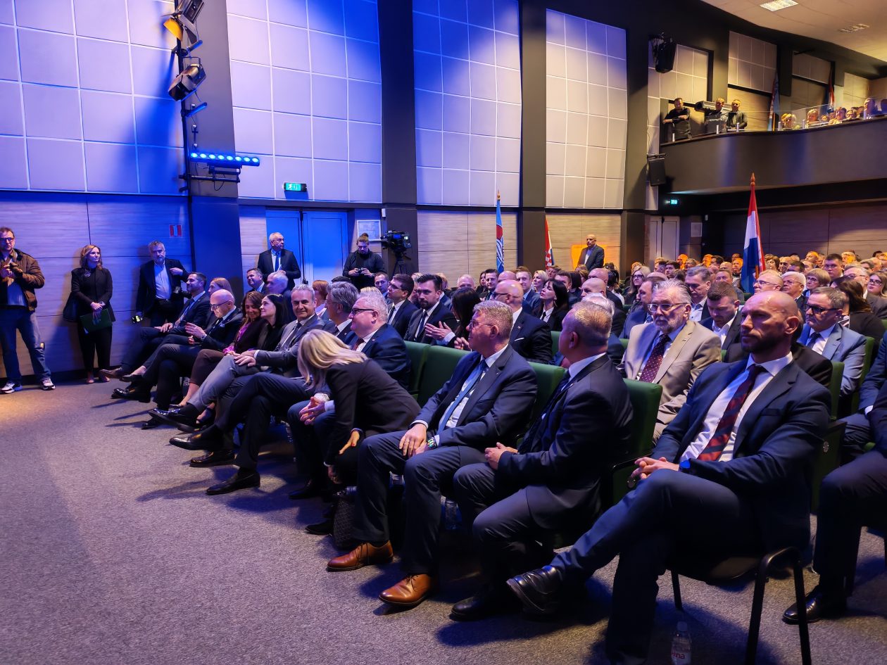 HDZ 36 godišnjica Plenković (34)