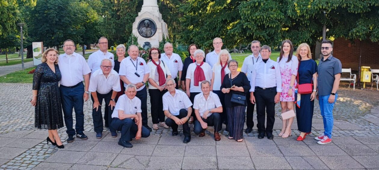 HUMANITARNA NOTA Održan koncert ‘Zajedno protiv raka pjesmom, plesom i modnom revijom 2025 (1) HUMANITARNA NOTA Održan koncert ‘Zajedno protiv raka pjesmom, plesom i modnom revijom 2025 (1)