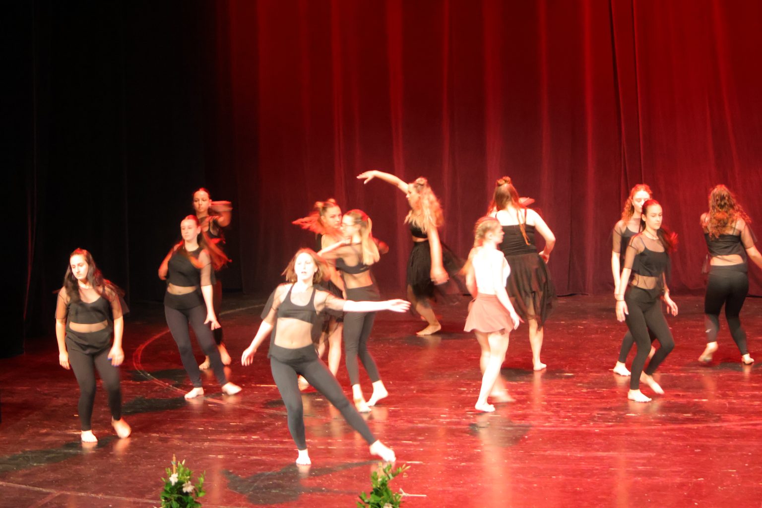 HUMANITARNA NOTA Održan koncert ‘Zajedno protiv raka pjesmom, plesom i modnom revijom 2025 (20) HUMANITARNA NOTA Održan koncert ‘Zajedno protiv raka pjesmom, plesom i modnom revijom 2025 (20)