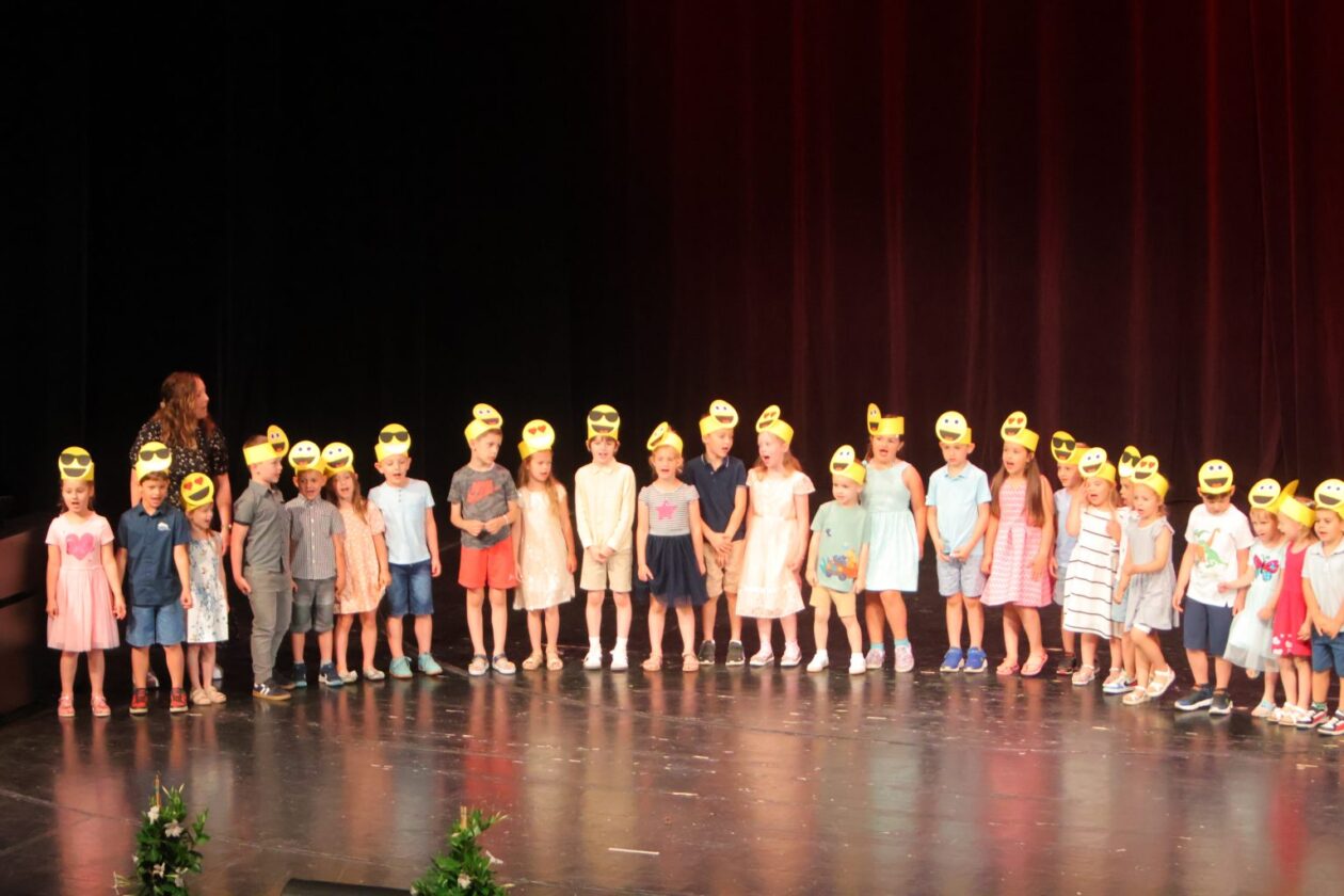 HUMANITARNA NOTA Održan koncert ‘Zajedno protiv raka pjesmom, plesom i modnom revijom 2025 (21) HUMANITARNA NOTA Održan koncert ‘Zajedno protiv raka pjesmom, plesom i modnom revijom 2025 (21)