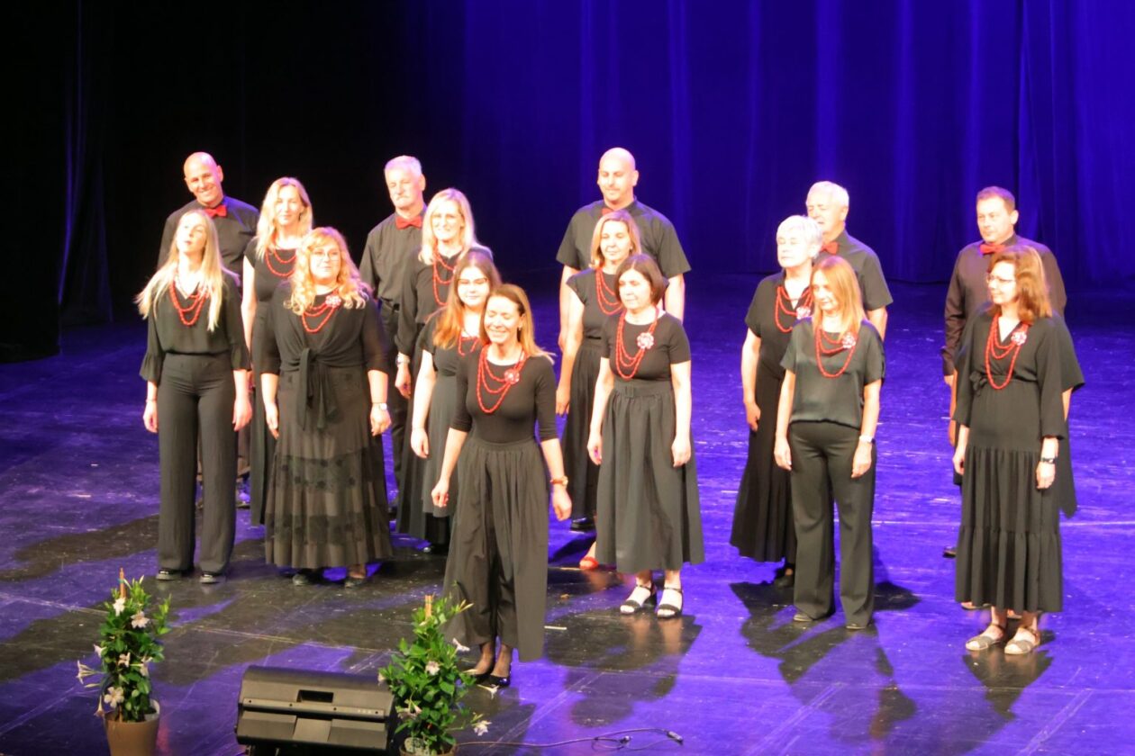 HUMANITARNA NOTA Održan koncert ‘Zajedno protiv raka pjesmom, plesom i modnom revijom 2025 (22) HUMANITARNA NOTA Održan koncert ‘Zajedno protiv raka pjesmom, plesom i modnom revijom 2025 (22)