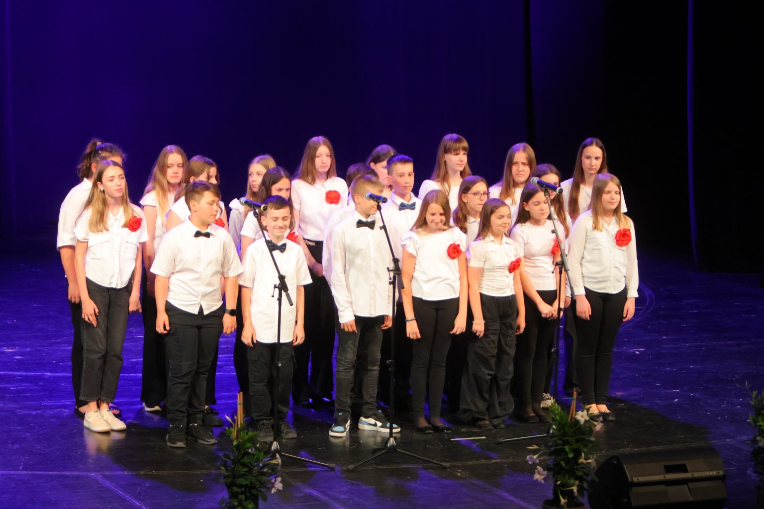 HUMANITARNA NOTA Održan koncert ‘Zajedno protiv raka pjesmom, plesom i modnom revijom 2025 (27) HUMANITARNA NOTA Održan koncert ‘Zajedno protiv raka pjesmom, plesom i modnom revijom 2025 (27)