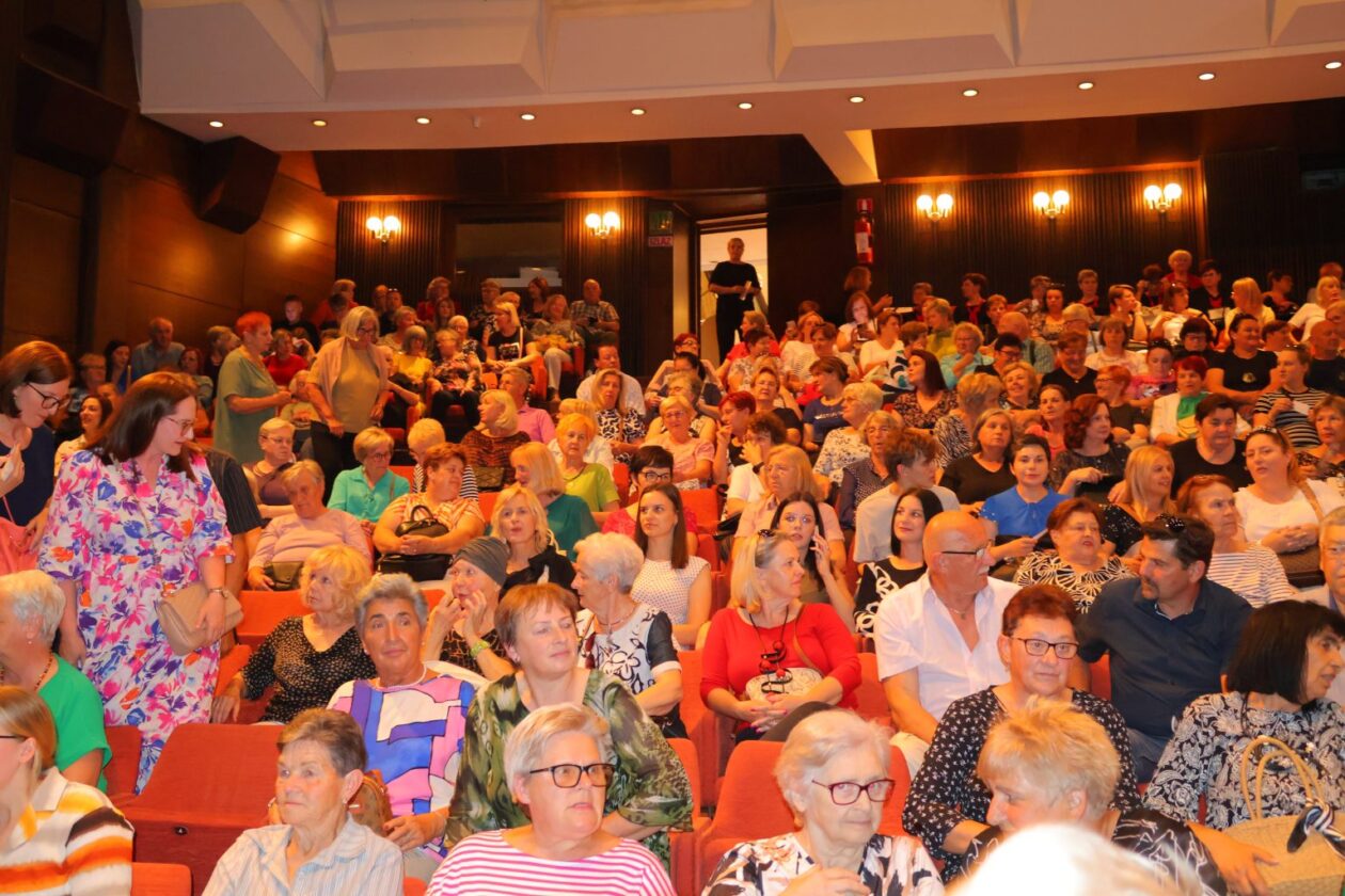 HUMANITARNA NOTA Održan koncert ‘Zajedno protiv raka pjesmom, plesom i modnom revijom 2025 (3) HUMANITARNA NOTA Održan koncert ‘Zajedno protiv raka pjesmom, plesom i modnom revijom 2025 (3)