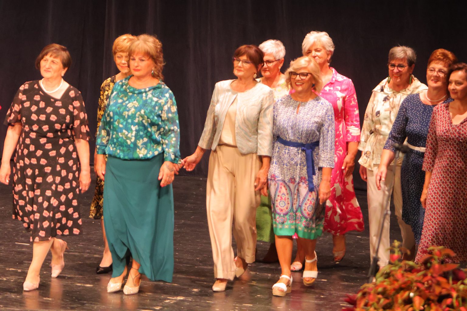 HUMANITARNA NOTA Održan koncert ‘Zajedno protiv raka pjesmom, plesom i modnom revijom 2025 (44) HUMANITARNA NOTA Održan koncert ‘Zajedno protiv raka pjesmom, plesom i modnom revijom 2025 (44)