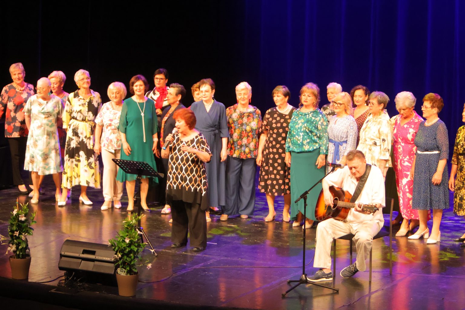 HUMANITARNA NOTA Održan koncert ‘Zajedno protiv raka pjesmom, plesom i modnom revijom 2025 (50) HUMANITARNA NOTA Održan koncert ‘Zajedno protiv raka pjesmom, plesom i modnom revijom 2025 (50)