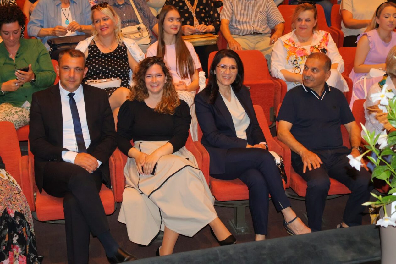 HUMANITARNA NOTA Održan koncert ‘Zajedno protiv raka pjesmom, plesom i modnom revijom 2025 (7) HUMANITARNA NOTA Održan koncert ‘Zajedno protiv raka pjesmom, plesom i modnom revijom 2025 (7)