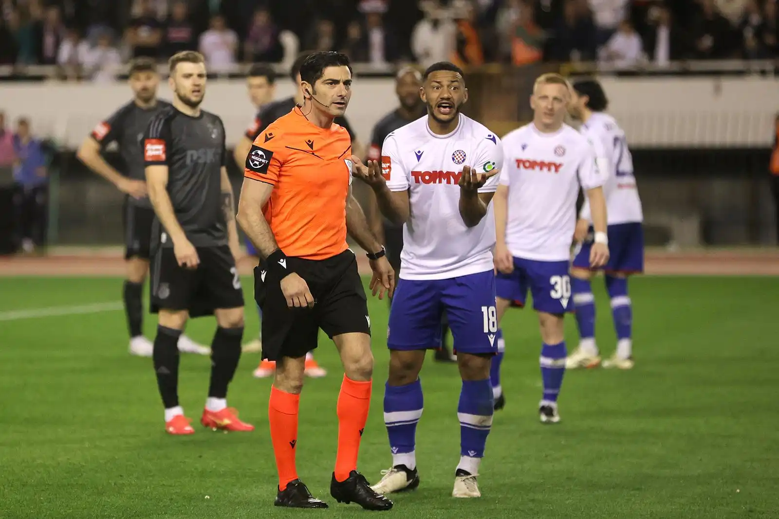 Hajduk Dinamo, utakmica, 3.4 (83) Hajduk Dinamo, utakmica, 3.4 (83)