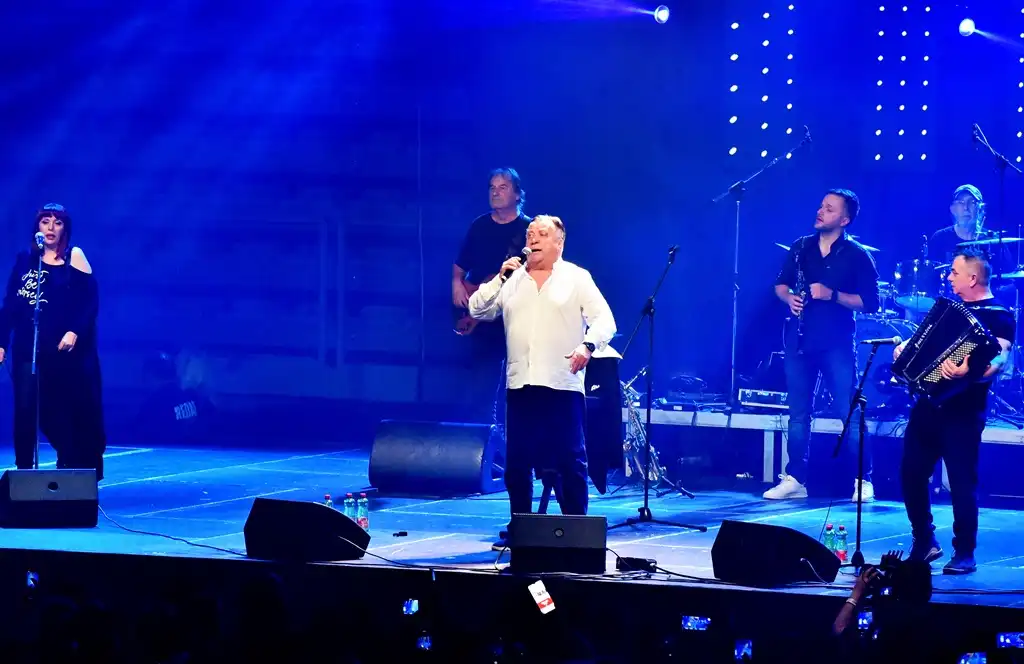 Halid Bešlić, Arena (4)