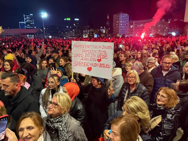 Halid Bešlić okupljanje u Sarajevu (10) Halid Bešlić okupljanje u Sarajevu (10)