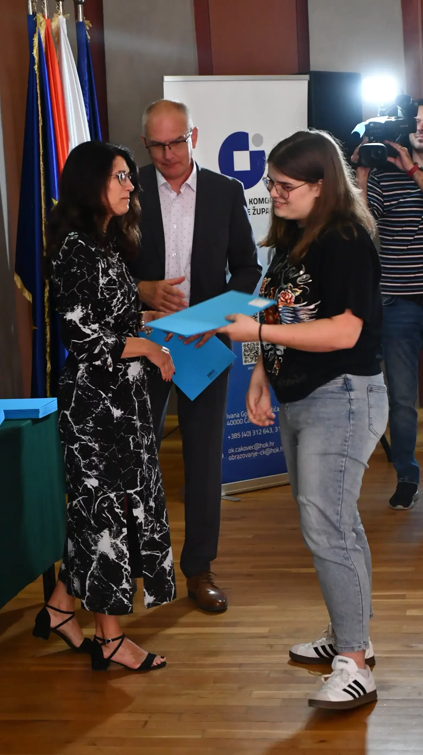 Hana i Helena Veseli (1) Hana i Helena Veseli (1)