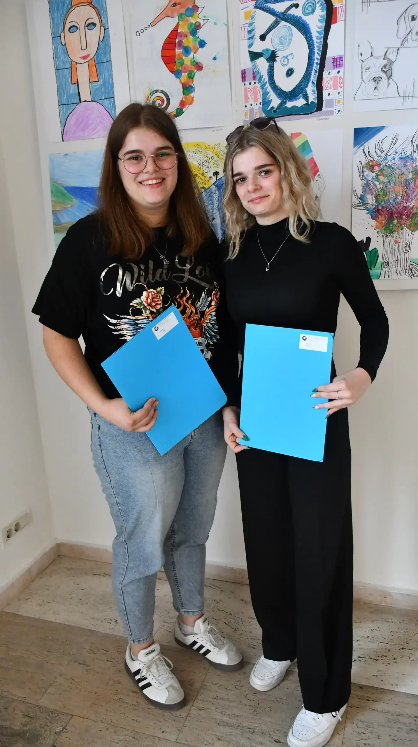 Hana i Helena Veseli (4) Hana i Helena Veseli (4)